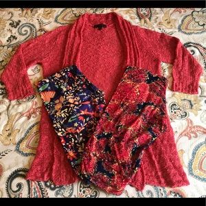 2 LuLaRoe one-size leggings with pink cardigan